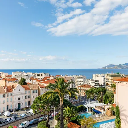 Gabriel Yourhosthelper * Cannes